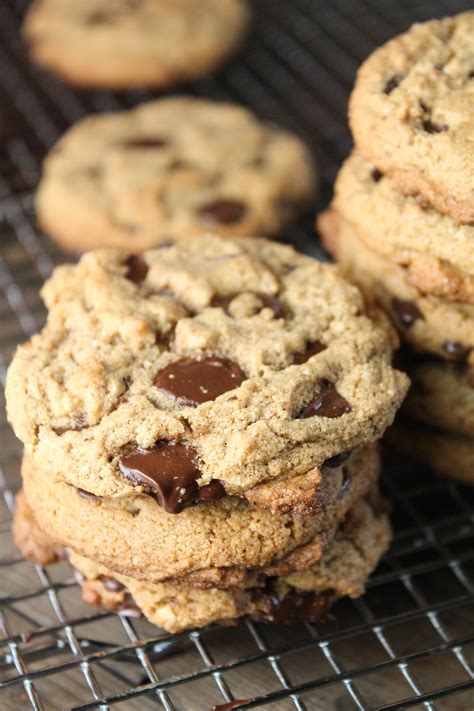 How many carbs are in paleo chocolate chip cookies?